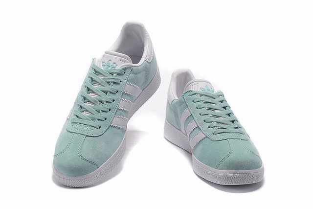 Les Adidas Gazelle Femme allient un style emblématique à une performance exceptionnelle.