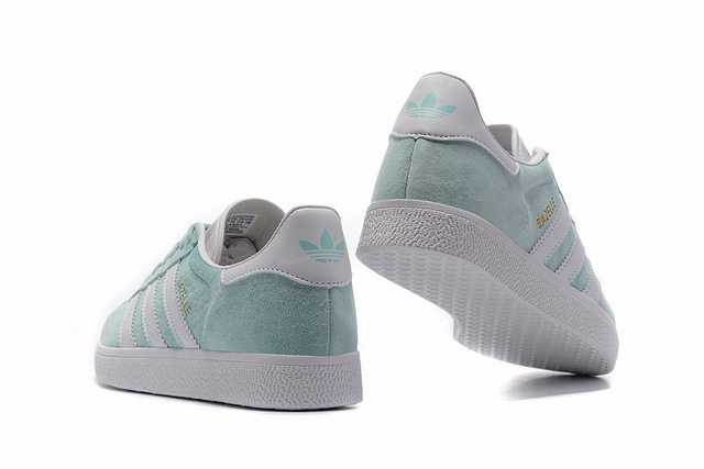 Les Adidas Gazelle Femme allient un style emblématique à une performance exceptionnelle.