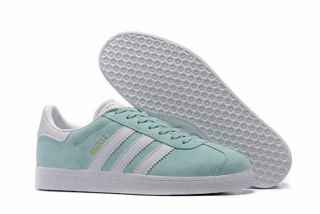 Les Adidas Gazelle Femme allient un style emblématique à une performance exceptionnelle.