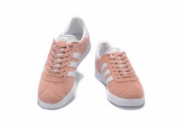 Premièrement : Les Adidas Gazelle Femme allient un style emblématique à une performance exceptionnelle.