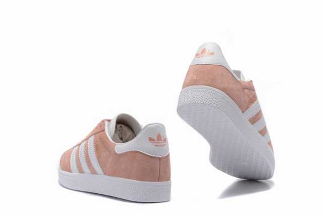 Premièrement : Les Adidas Gazelle Femme allient un style emblématique à une performance exceptionnelle.