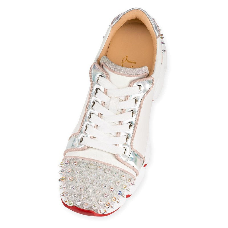 les chaussures Christian Louboutin Femme sont un témoignage de l'engagement de Christian Louboutin à combiner style et sophistication.