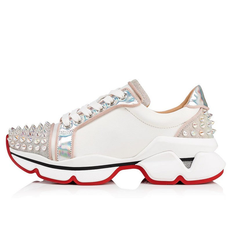 les chaussures Christian Louboutin Femme sont un témoignage de l'engagement de Christian Louboutin à combiner style et sophistication.
