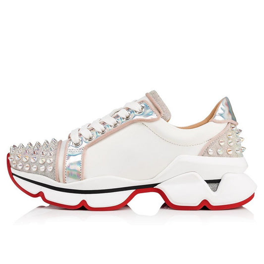 les chaussures Christian Louboutin Femme sont un témoignage de l'engagement de Christian Louboutin à combiner style et sophistication.