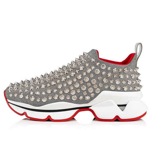 les sneakers Christian Louboutin Femme sont un témoignage de l'engagement de Christian Louboutin à combiner style et sophistication.