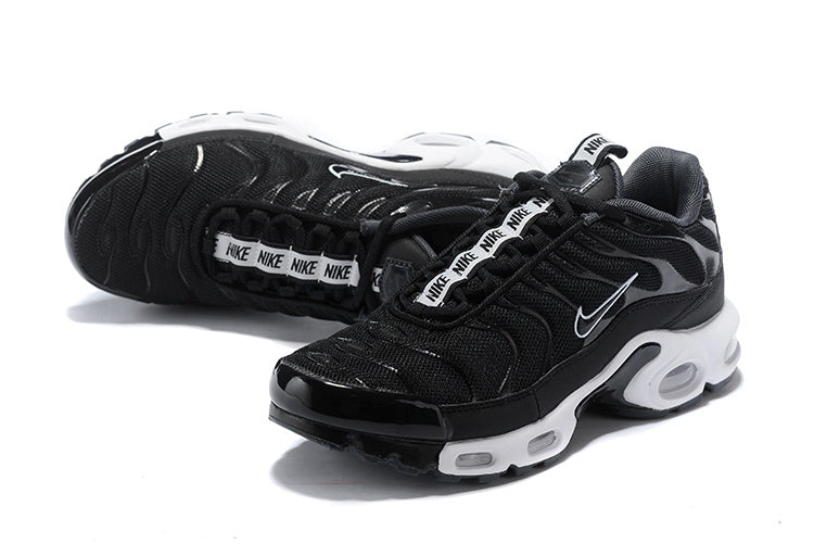 les baskets Nike TN Air Max Plus sont un témoignage de l'engagement de Nike à combiner style et innovation.