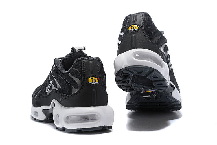 les baskets Nike TN Air Max Plus sont un témoignage de l'engagement de Nike à combiner style et innovation.