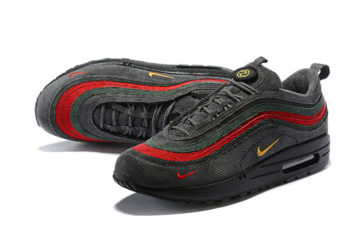 Les baskets Nike Air Max 1 Femme incarnent l’héritage emblématique de la marque Nike, combinant un design intemporel avec des touches modernes.