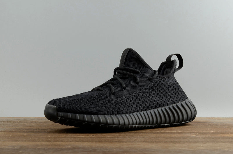 Les  Adidas Yeezy 350 Boost V2 Mono Mist Femme ,  entre Adidas et Kanye West, sont emblématiques pour leur design innovant et leur confort inégalé.