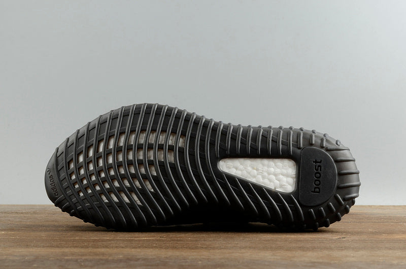 Les  Adidas Yeezy 350 Boost V2 Mono Mist Femme ,  entre Adidas et Kanye West, sont emblématiques pour leur design innovant et leur confort inégalé.