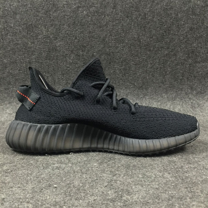 Les  Adidas Yeezy 350 Boost V2 Mono Mist Femme ,  entre Adidas et Kanye West, sont emblématiques pour leur design innovant et leur confort inégalé.