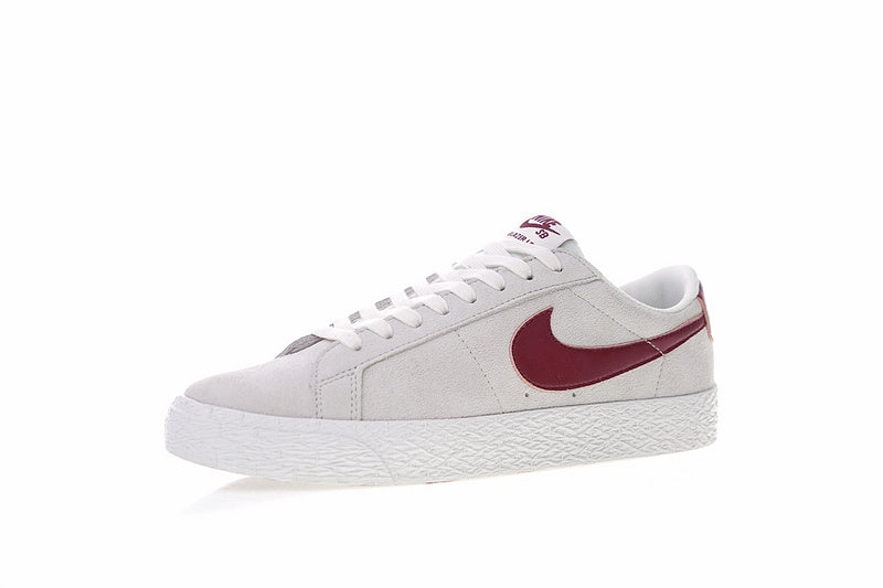 Résultats de l'évolution emblématique de la ligne Nike, les Nike Blazer Low 40 sont un témoignage de l'engagement de Nike à combiner style et innovation.