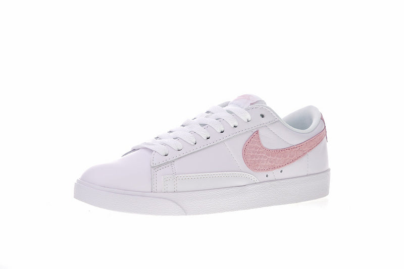 Résultats de l'évolution emblématique de la ligne Nike, les Nike Blazer Low 40 sont un témoignage de l'engagement de Nike à combiner style et innovation.