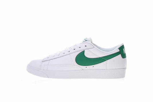 Résultats de l'évolution emblématique de la ligne Nike, les Nike Blazer Low 40 sont un témoignage de l'engagement de Nike à combiner style et innovation.