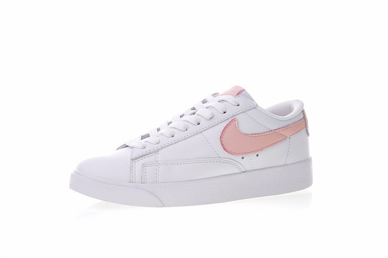 Résultats de l'évolution emblématique de la ligne Nike, les Nike Blazer Low 40 sont un témoignage de l'engagement de Nike à combiner style et innovation.