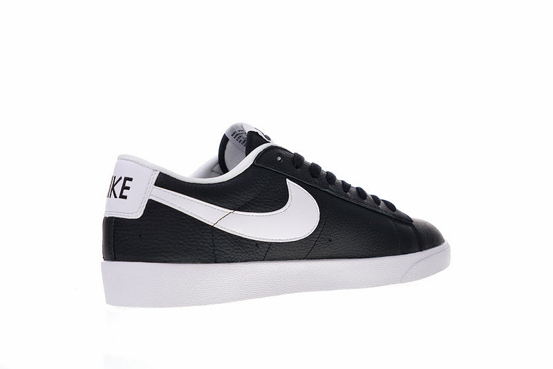 Résultats de l'évolution emblématique de la ligne Nike, les Nike Blazer Low 40 sont un témoignage de l'engagement de Nike à combiner style et innovation.