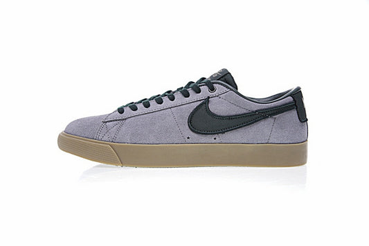 Résultats de l'évolution emblématique de la ligne Nike, les Nike Blazer Low 40 sont un témoignage de l'engagement de Nike à combiner style et innovation.