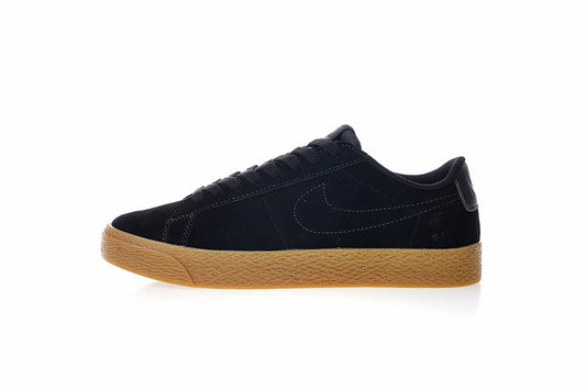 Résultats de l'évolution emblématique de la ligne Nike, les Nike Blazer Low 40 sont un témoignage de l'engagement de Nike à combiner style et innovation.