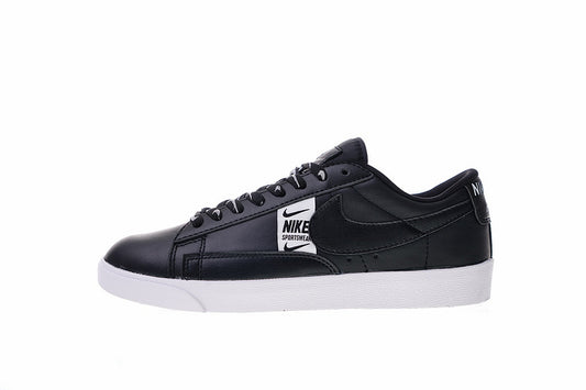 Résultats de l'évolution emblématique de la ligne Nike, les Nike Blazer Low 40 sont un témoignage de l'engagement de Nike à combiner style et innovation.