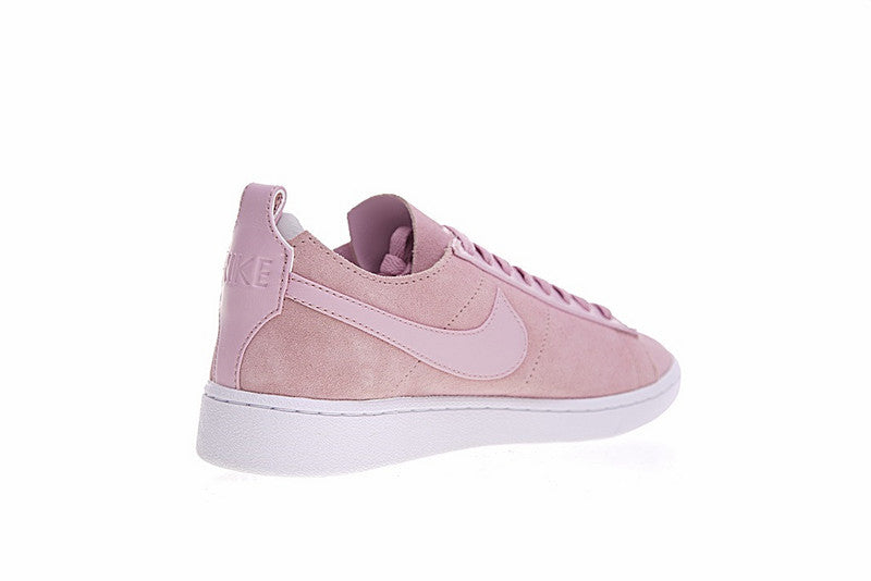 Résultats de l'évolution emblématique de la ligne Nike, les Nike Blazer Low 40 sont un témoignage de l'engagement de Nike à combiner style et innovation.