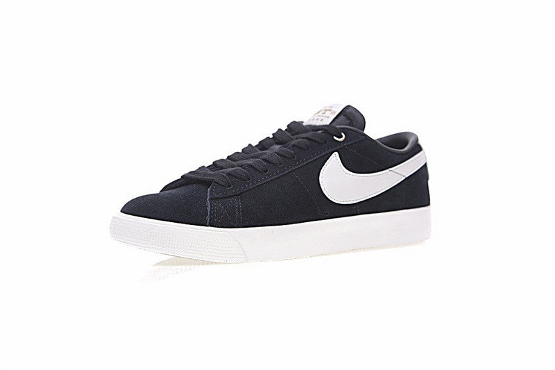 Résultats de l'évolution emblématique de la ligne Nike, les Nike Blazer Low 40 sont un témoignage de l'engagement de Nike à combiner style et innovation.