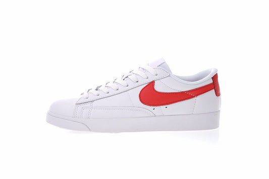 Résultats de l'évolution emblématique de la ligne Nike, les Nike Blazer Low 40 sont un témoignage de l'engagement de Nike à combiner style et innovation.