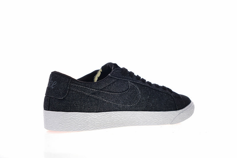 Résultats de l'évolution emblématique de la ligne Nike, les Nike Blazer Low 40 sont un témoignage de l'engagement de Nike à combiner style et innovation.