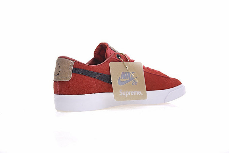 Résultats de l'évolution emblématique de la ligne Nike, les Nike Blazer Low 40 sont un témoignage de l'engagement de Nike à combiner style et innovation.