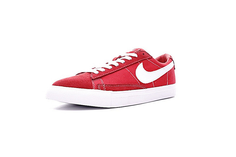 Résultats de l'évolution emblématique de la ligne Nike, les Nike Blazer Low 40 sont un témoignage de l'engagement de Nike à combiner style et innovation.