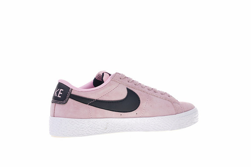 Résultats de l'évolution emblématique de la ligne Nike, les Nike Blazer Low 40 sont un témoignage de l'engagement de Nike à combiner style et innovation.