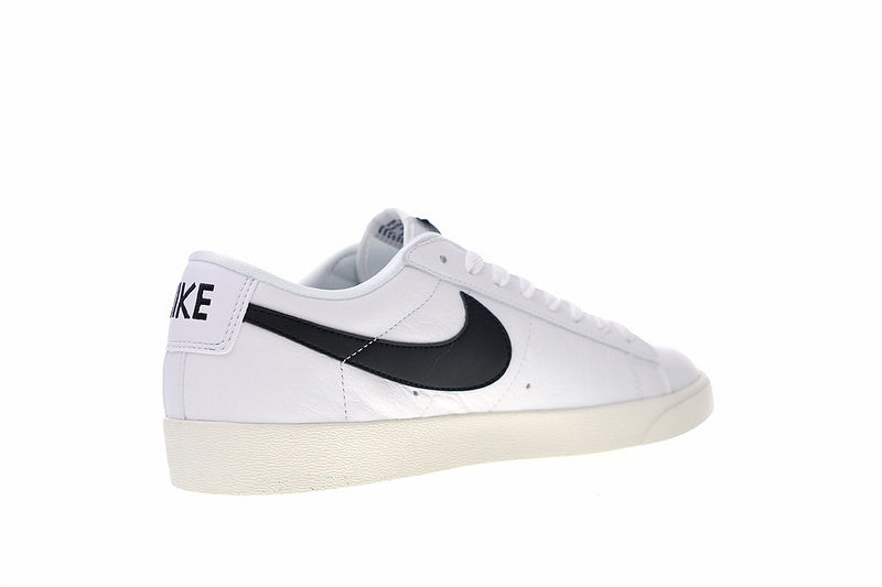 Résultats de l'évolution emblématique de la ligne Nike, les Nike Blazer Low 40 sont un témoignage de l'engagement de Nike à combiner style et innovation.