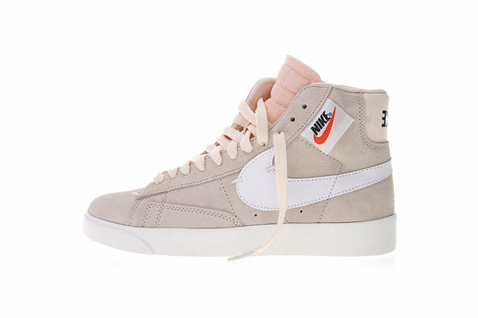 Résultats de l'évolution emblématique de la ligne Nike, les Nike Blazer Mid sont un témoignage de l'engagement de Nike à combiner style et innovation.