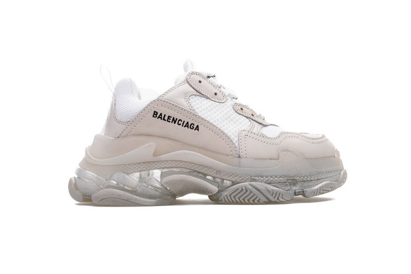 les sneakers Balenciaga Triple S "Beige Green Yellow" Femme sont un témoignage de l'engagement de Balenciaga à combiner style et innovation.