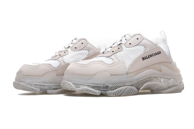 les sneakers Balenciaga Triple S "Beige Green Yellow" Femme sont un témoignage de l'engagement de Balenciaga à combiner style et innovation.