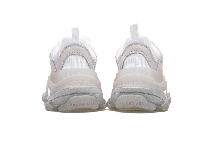 les sneakers Balenciaga Triple S "Beige Green Yellow" Femme sont un témoignage de l'engagement de Balenciaga à combiner style et innovation.