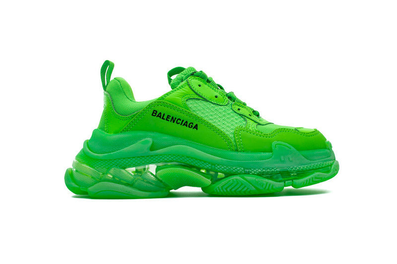 les sneakers Balenciaga Triple S "Beige Green Yellow" Femme sont un témoignage de l'engagement de Balenciaga à combiner style et innovation.
