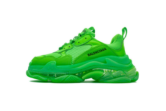 les sneakers Balenciaga Triple S "Beige Green Yellow" Femme sont un témoignage de l'engagement de Balenciaga à combiner style et innovation.