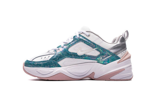 Résultats de l'évolution emblématique de la ligne Nike, les baskets Nike M2K Tekno Femme  sont un témoignage de l'engagement de Nike à combiner style et innovation.