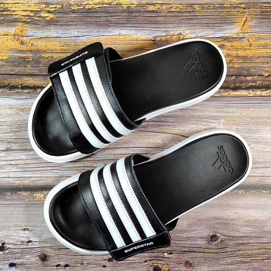 Les sandales claquettes Adidas sont un incontournable pour ceux qui recherchent un mélange parfait entre confort et style décontracté.
