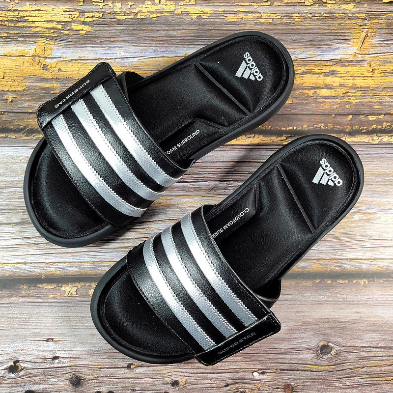 Les sandales claquettes Adidas sont un incontournable pour ceux qui recherchent un mélange parfait entre confort et style décontracté.
