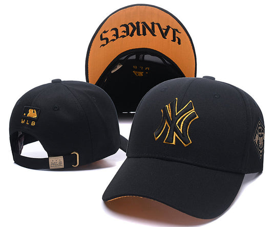Les casquettes New Era unisexe sont une référence incontournable pour ceux qui recherchent un accessoire à la fois tendance et fonctionnel.