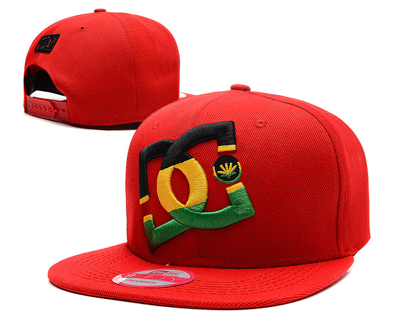 Les casquettes snapback unisexe combinent parfaitement un design moderne et une fonctionnalité optimale, idéales pour un look sportif et urbain.