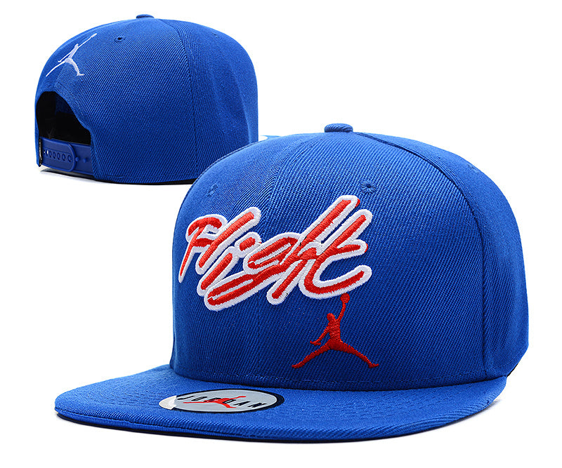 Les casquettes air Jordan incarnent l’héritage de la légende Michael Jordan, offrant un mélange parfait entre performance et style urbain.
