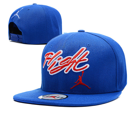 Les casquettes air Jordan incarnent l’héritage de la légende Michael Jordan, offrant un mélange parfait entre performance et style urbain.