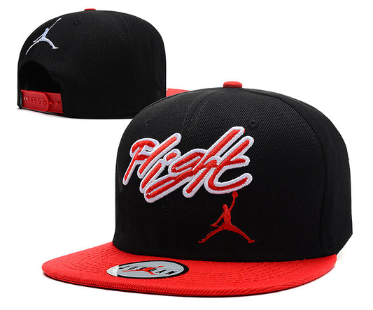 Les casquettes air Jordan incarnent l’héritage de la légende Michael Jordan, offrant un mélange parfait entre performance et style urbain.