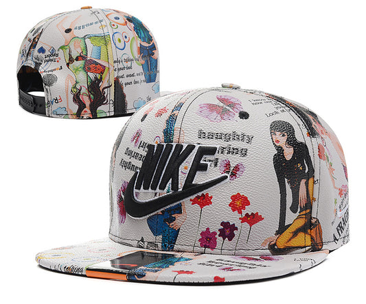 Les casquettes snapback Nike combinent parfaitement un design moderne et une fonctionnalité optimale, idéales pour un look sportif et urbain.