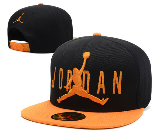 Les casquettes air Jordan incarnent l’héritage de la légende Michael Jordan, offrant un mélange parfait entre performance et style urbain.