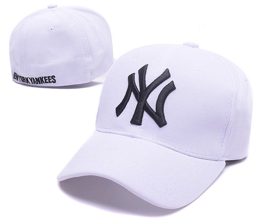 Les casquettes New Era unisexe sont une référence incontournable pour ceux qui recherchent un accessoire à la fois tendance et fonctionnel.