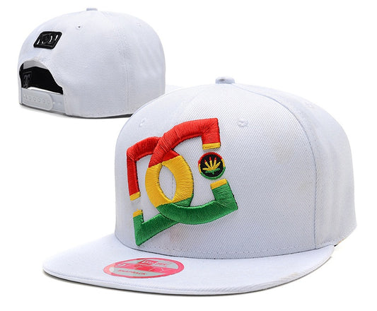 Les casquettes snapback unisexe combinent parfaitement un design moderne et une fonctionnalité optimale, idéales pour un look sportif et urbain.