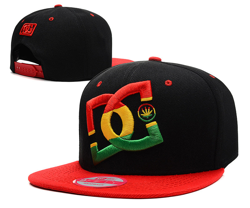 Les casquettes snapback unisexe combinent parfaitement un design moderne et une fonctionnalité optimale, idéales pour un look sportif et urbain.